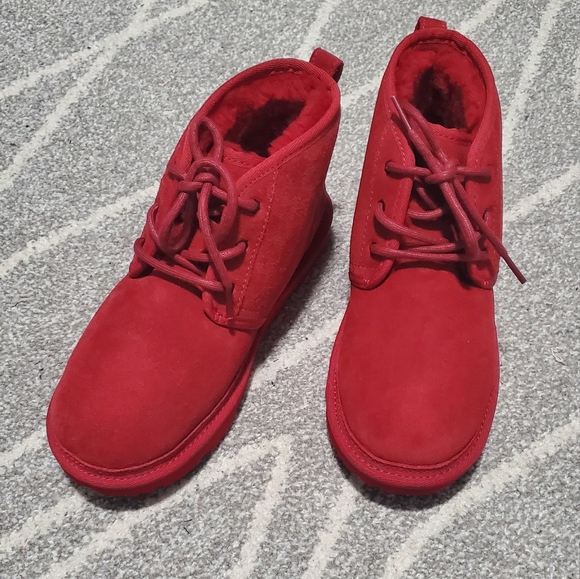 New UGG NEUMEL Chukka Boot Big Kid-Samba Red - Picture 3 of 10